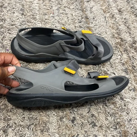 Crocs men’s velcro sandals sz 10 gray