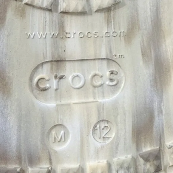 Crocs NWT Sz M 12/W14 Bone Multi Classic Crush Platform Clogs