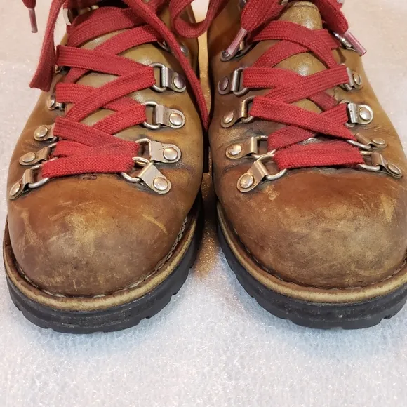Danner Women's 10 Mountain light cascade boots Hiking Outdoors 31521 USA Flaws