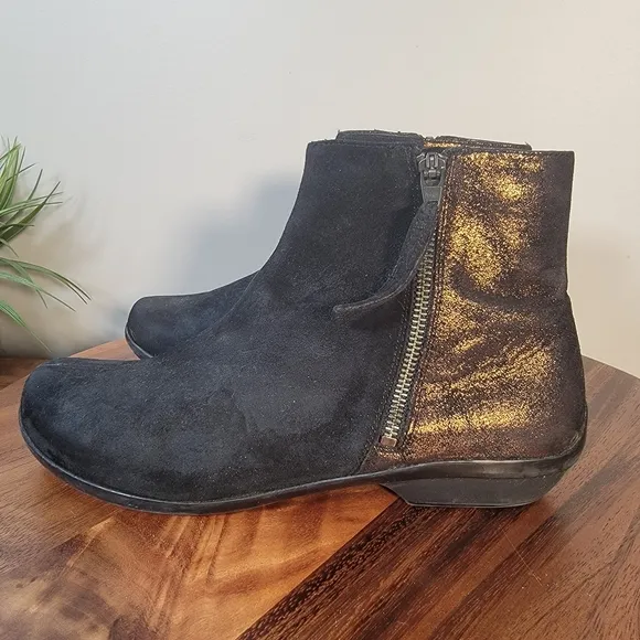 Dansko Black and Metallic Bronze Ankle Boots Size 41