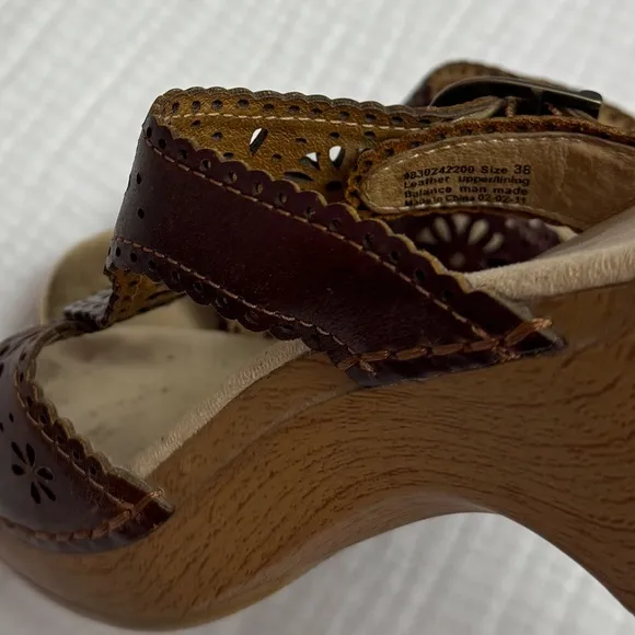 DANSKO BROWN LEATHER SANDALS FLORAL CUT OUT DETAILS SIZE EU 38 SUMMER COASTAL