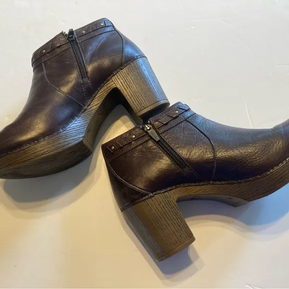 Dansko Leather Dabney Ankle Boots