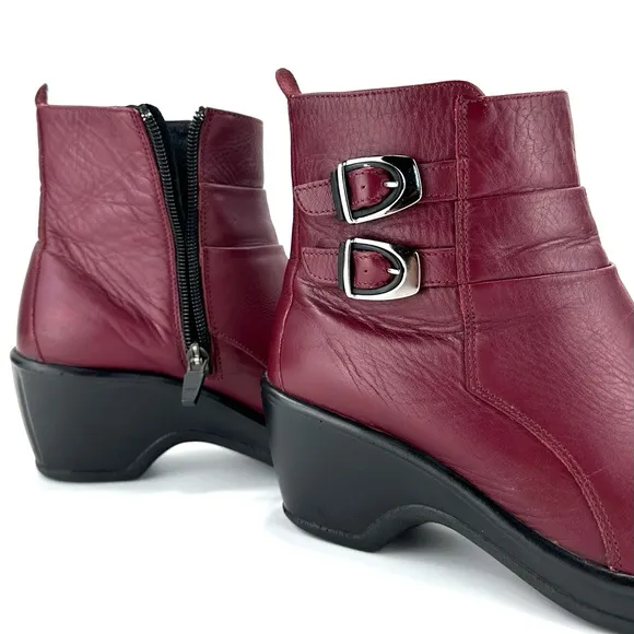 DANSKO RED LEATHER ROUNDED TOE WEDGE PLATFORM ZIPPER CLOSURE ANKLE BOOTS/BOOTIES