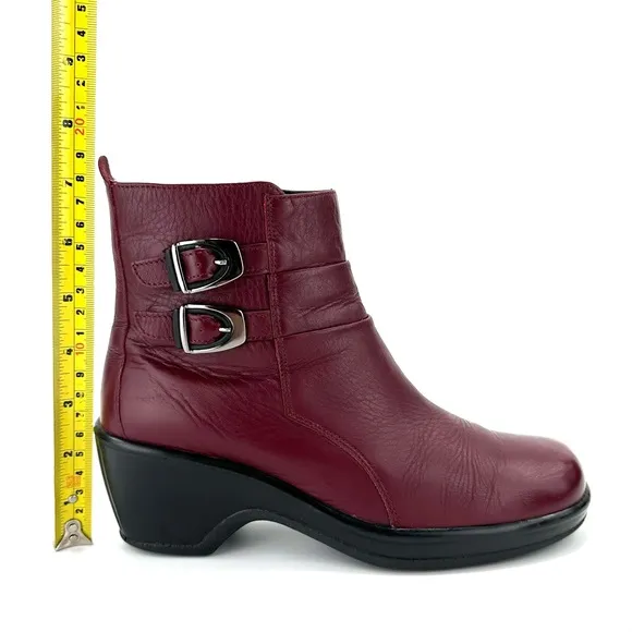 DANSKO RED LEATHER ROUNDED TOE WEDGE PLATFORM ZIPPER CLOSURE ANKLE BOOTS/BOOTIES
