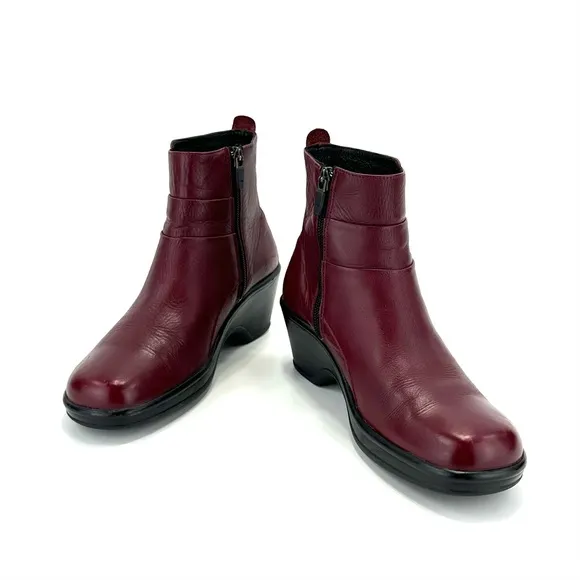 DANSKO RED LEATHER ROUNDED TOE WEDGE PLATFORM ZIPPER CLOSURE ANKLE BOOTS/BOOTIES