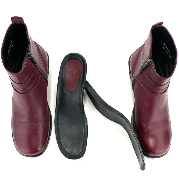 DANSKO RED LEATHER ROUNDED TOE WEDGE PLATFORM ZIPPER CLOSURE ANKLE BOOTS/BOOTIES