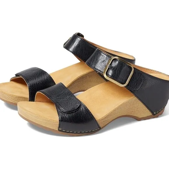 Dansko Tanya leather sandals size 9