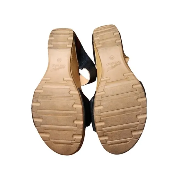 Dansko Tanya leather sandals size 9