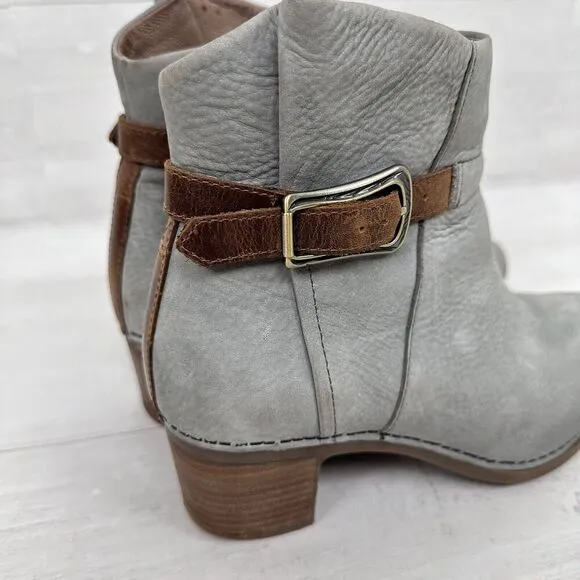 Dansko Women 6.5-7 Hartley Ankle Boot Grey Nubuck Tan Leather Trim Block Heels