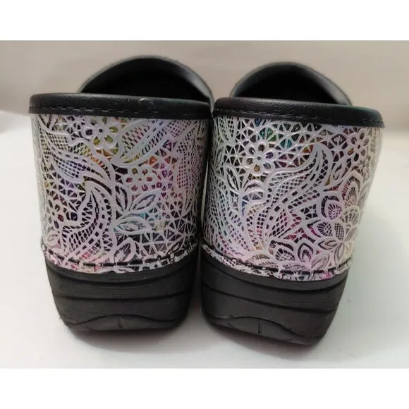 Dansko XP 2.0 Clogs Women's 38 Silver Lacy Print Leather Slip-On Comfort Shoes