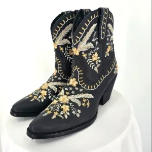 Dingo Black Floral Embroidered Cowgirl Boots | Western Ankle Booties Sz 9.5