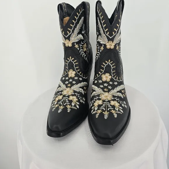 Dingo Black Floral Embroidered Cowgirl Boots | Western Ankle Booties Sz 9.5