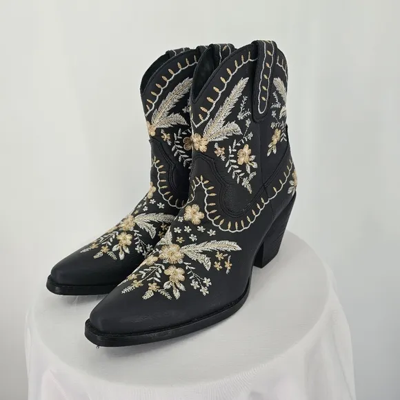 Dingo Black Floral Embroidered Cowgirl Boots | Western Ankle Booties Sz 9.5