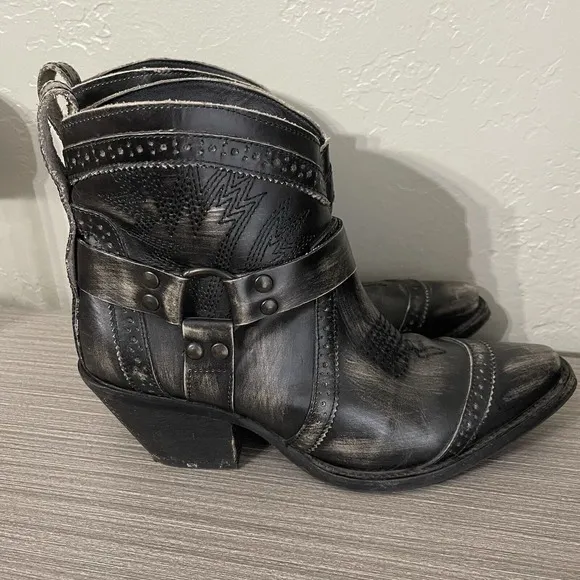 Dingo Women's Gummy Bear Distressed Black Leather Ankle Boots Size 9.5 Western