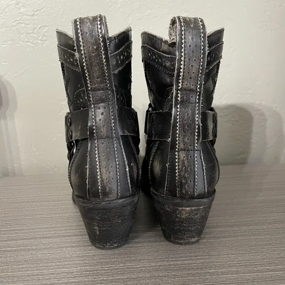 Dingo Women's Gummy Bear Distressed Black Leather Ankle Boots Size 9.5 Western