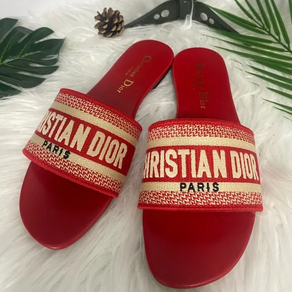 Dior Sandals size 8💕💕