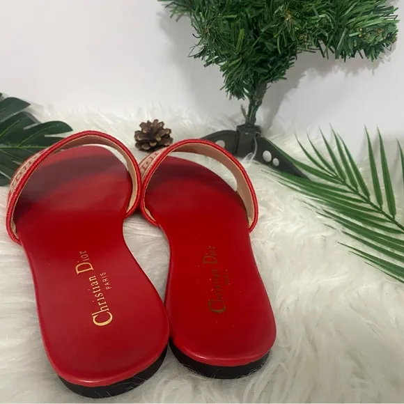 Dior Sandals size 8💕💕