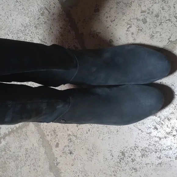 DKNY Knee High Tall Suede Boots Size 7