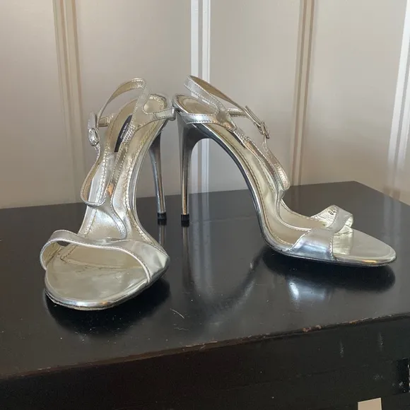 DOLCE &amp; GABBANNA vintage silver stiletto sandals size 37.5