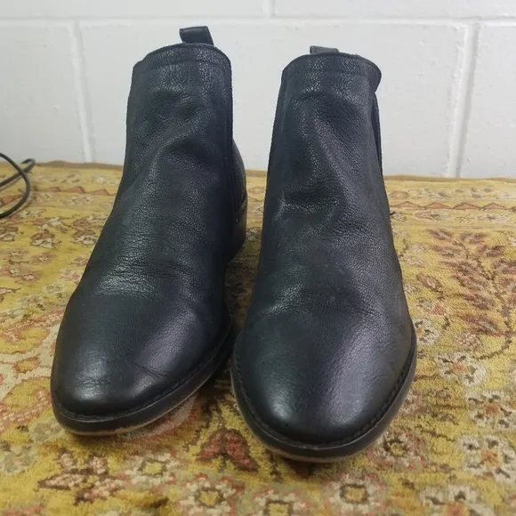 Dolce Vita black leather ankle booties boots