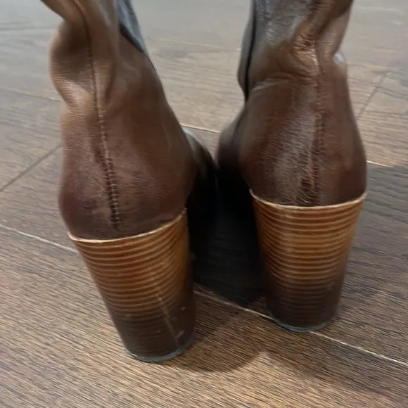 DOLCE Vita Brown Tall Boots Size 9