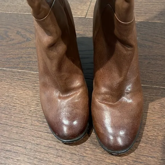 DOLCE Vita Brown Tall Boots Size 9