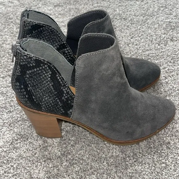 DOLCE VITA DV8  Shai Mixed Material Grey  Leather  Ankle Boots Women Size 9