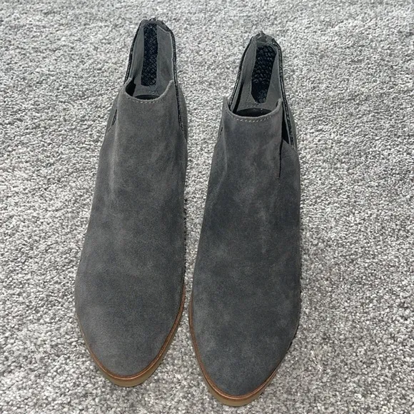 DOLCE VITA DV8  Shai Mixed Material Grey  Leather  Ankle Boots Women Size 9