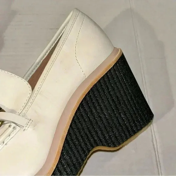 Dolce Vita Shoes Womens Size 10 Brenan Wedge Heel Loafers Ivory Leather Chain