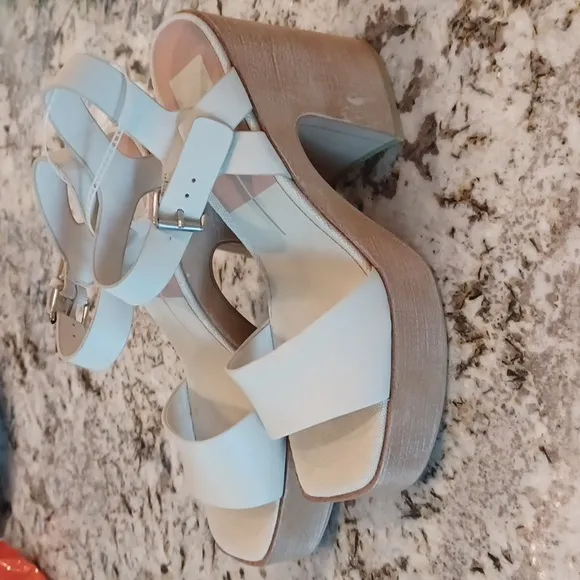 DOLCE VITA WOMENS SZ 9.5  PLATFORM SANDALS $150 CREAM