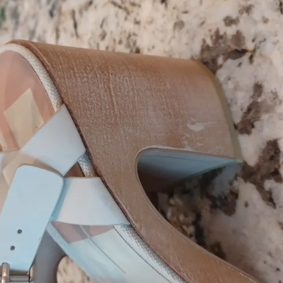 DOLCE VITA WOMENS SZ 9.5  PLATFORM SANDALS $150 CREAM