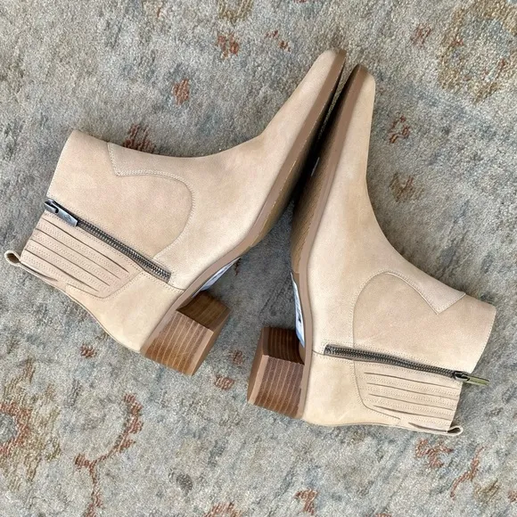 Donal Pliner NWT New Banks Tan Leather Ankle Boots Sz 9.5