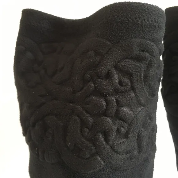 Donald J Pliner Black embossed tall boots 6 1/2