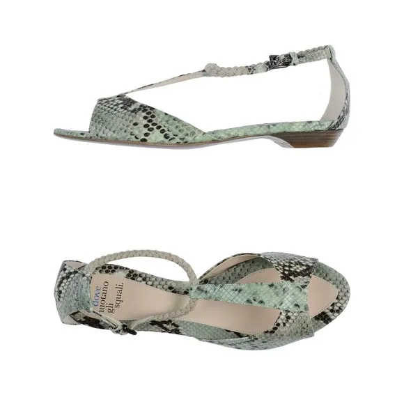 DOVE NUOTANO GLI SQUALI SANDALS SIZE 40