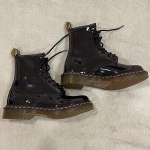 Dr. Martens 1460 Black Leather Boots Womens Size 7