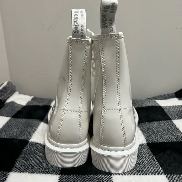 Dr Martens 1460 MONO PATENT LEATHER LACE UP BOOTS- NO BOX