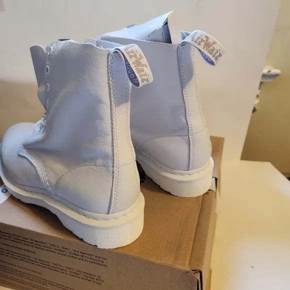 Dr. Martens 1460 Pascal white boots size 10 BNWB (no lid)