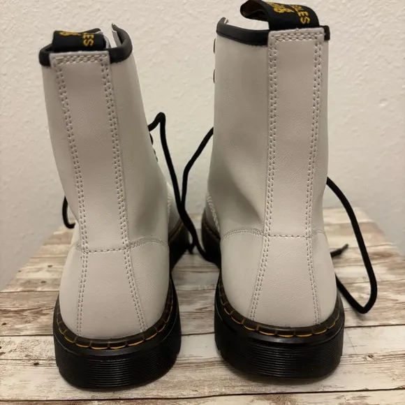 Dr Martens 1460 SMOOTH LEATHER LACE UP BOOTS