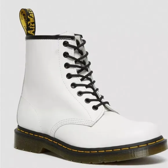Dr Martens 1460 SMOOTH LEATHER LACE UP BOOTS