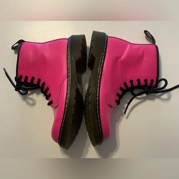 Dr Martens 1460 SMOOTH LEATHER LACE UP BOOTS