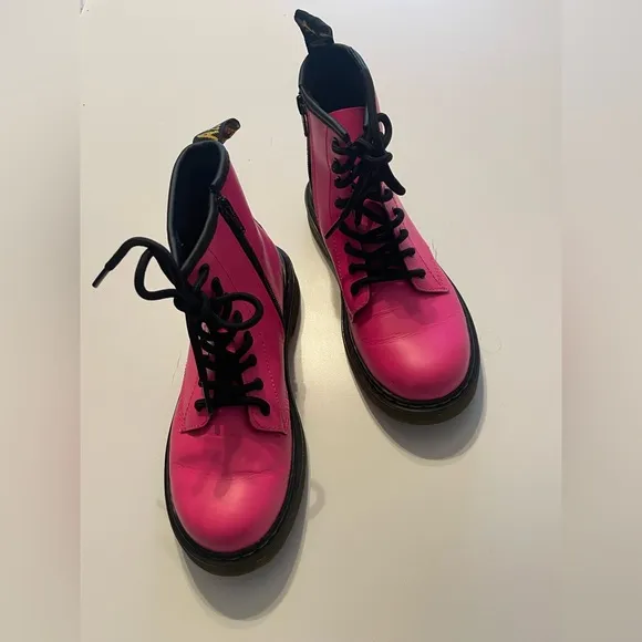 Dr Martens 1460 SMOOTH LEATHER LACE UP BOOTS