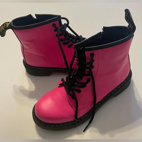 Dr Martens 1460 SMOOTH LEATHER LACE UP BOOTS