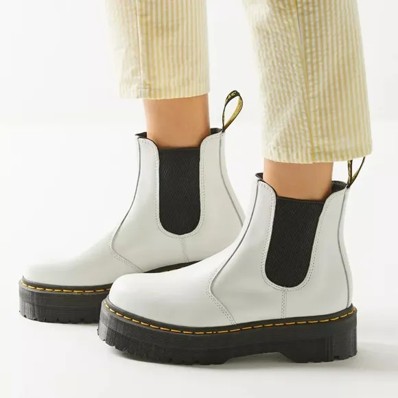 DR. MARTENS 2976 Quad Leather Platform Chelsea Boot