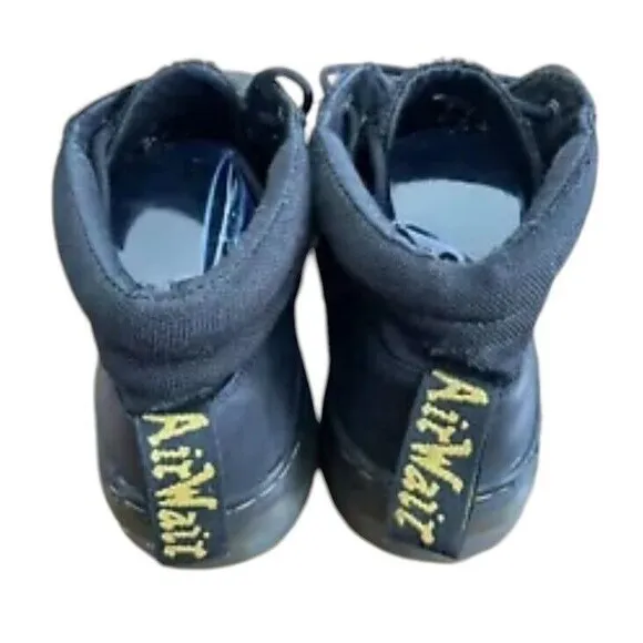 Dr. Martens Bonny Airwair Chukka Boots Unisex M10/W11 Black Round Toe Ankle Shoe