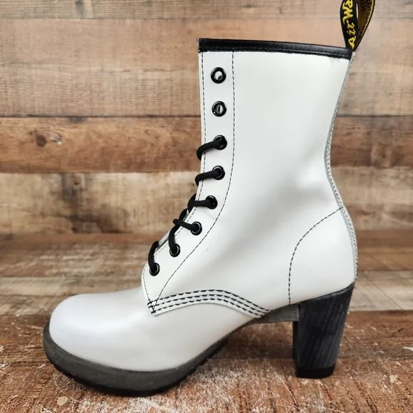 Dr Martens Darcie Women's Sz 7 White Leather Heeled Boots 8-eyed High Top Casual