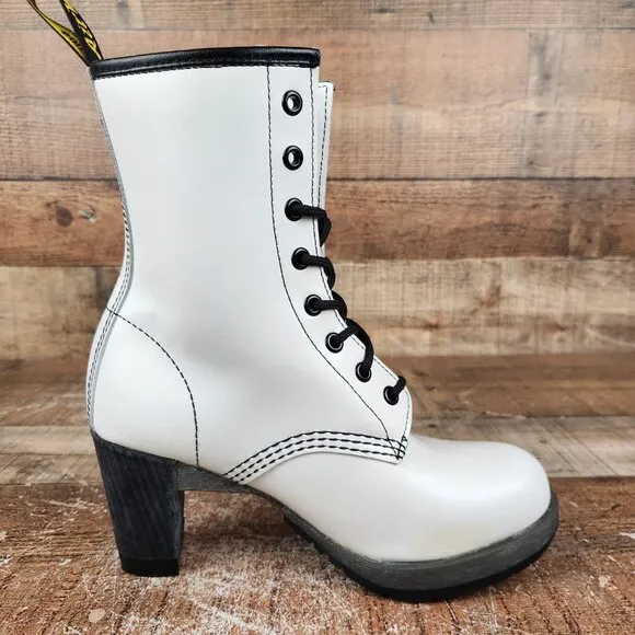 Dr Martens Darcie Women's Sz 7 White Leather Heeled Boots 8-eyed High Top Casual
