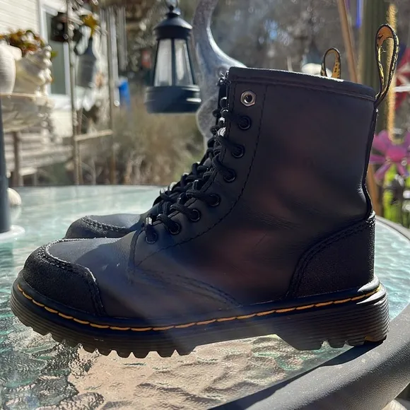 DR MARTENS High-Top Leather Boots with Lace-Up Design