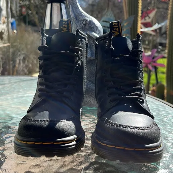 DR MARTENS High-Top Leather Boots with Lace-Up Design