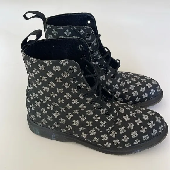 Dr. Martens Kathleen 60's Geo Brocade Boots 7 Eye in Black Lace Up Y2K Size 8