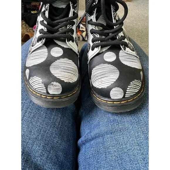 DR MARTENS KIDS 1460 POLKA DOT BOOT - BLACK/WHITE size 11